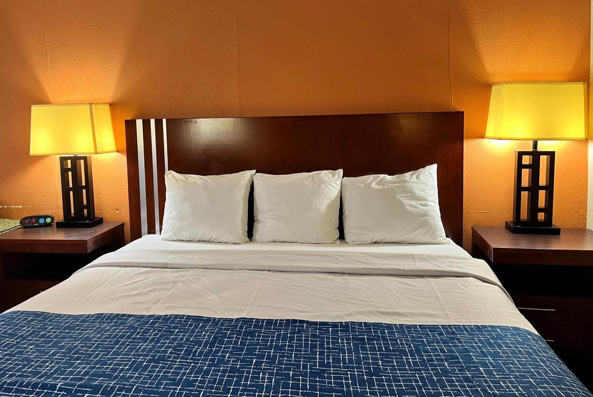 Travelodge By Wyndham Hotel Seymour