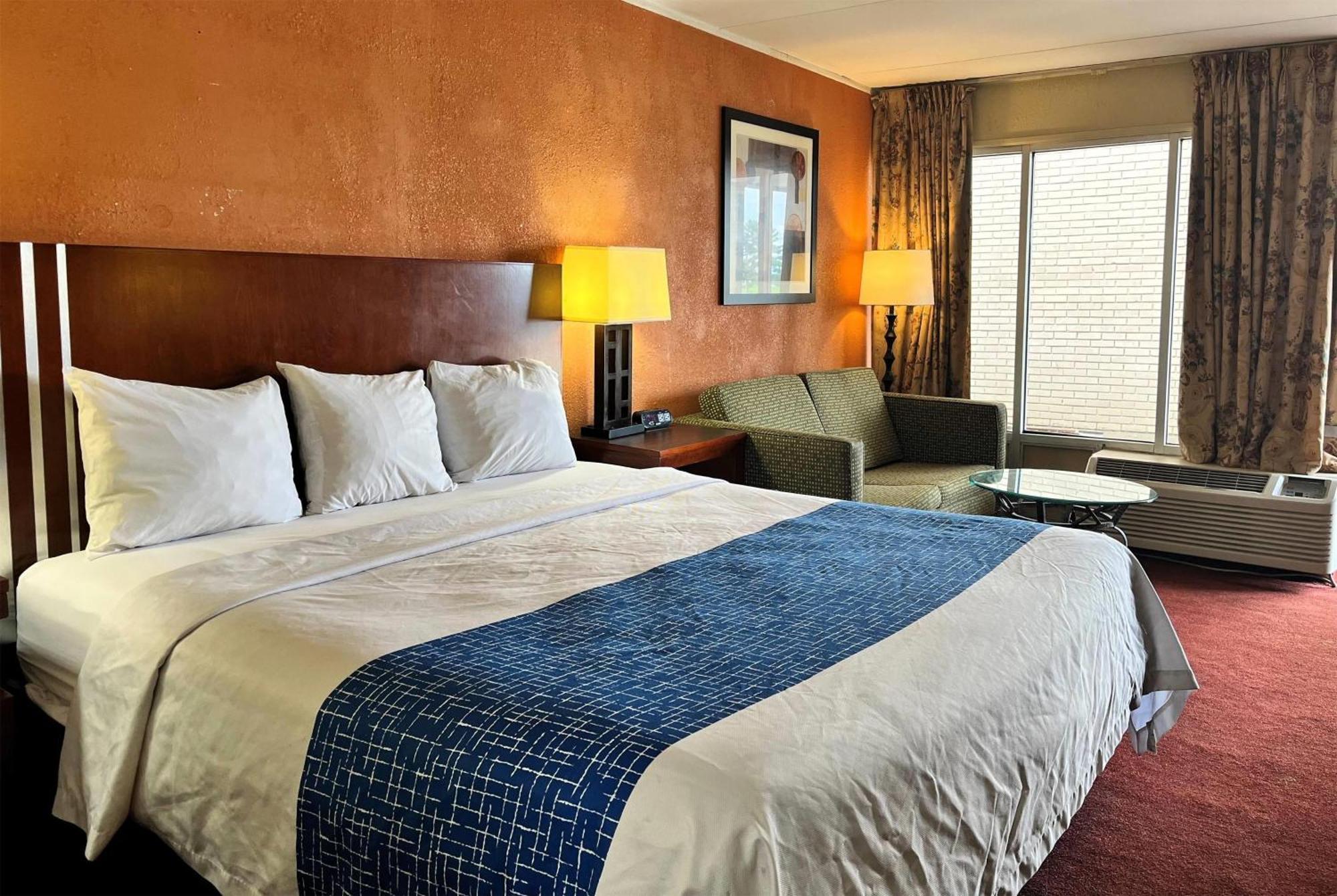 Travelodge By Wyndham Hotel 2*